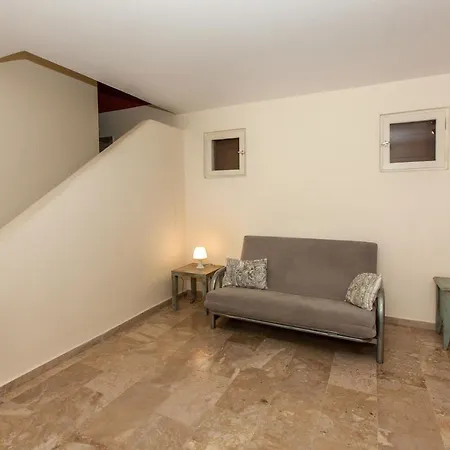 Lido Apartment