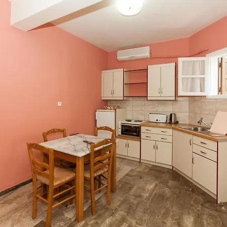 Lido Apartment Tolo